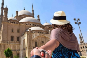 Fra El-Sokhna havn: Nationalmuseet, citadellet og basaren