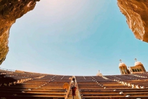 Fra El-Sokhna havn: Nationalmuseet, citadellet og basaren