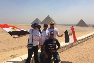 Au départ d'Hurghada : Excursion privée d'une journée au Caire avec repas