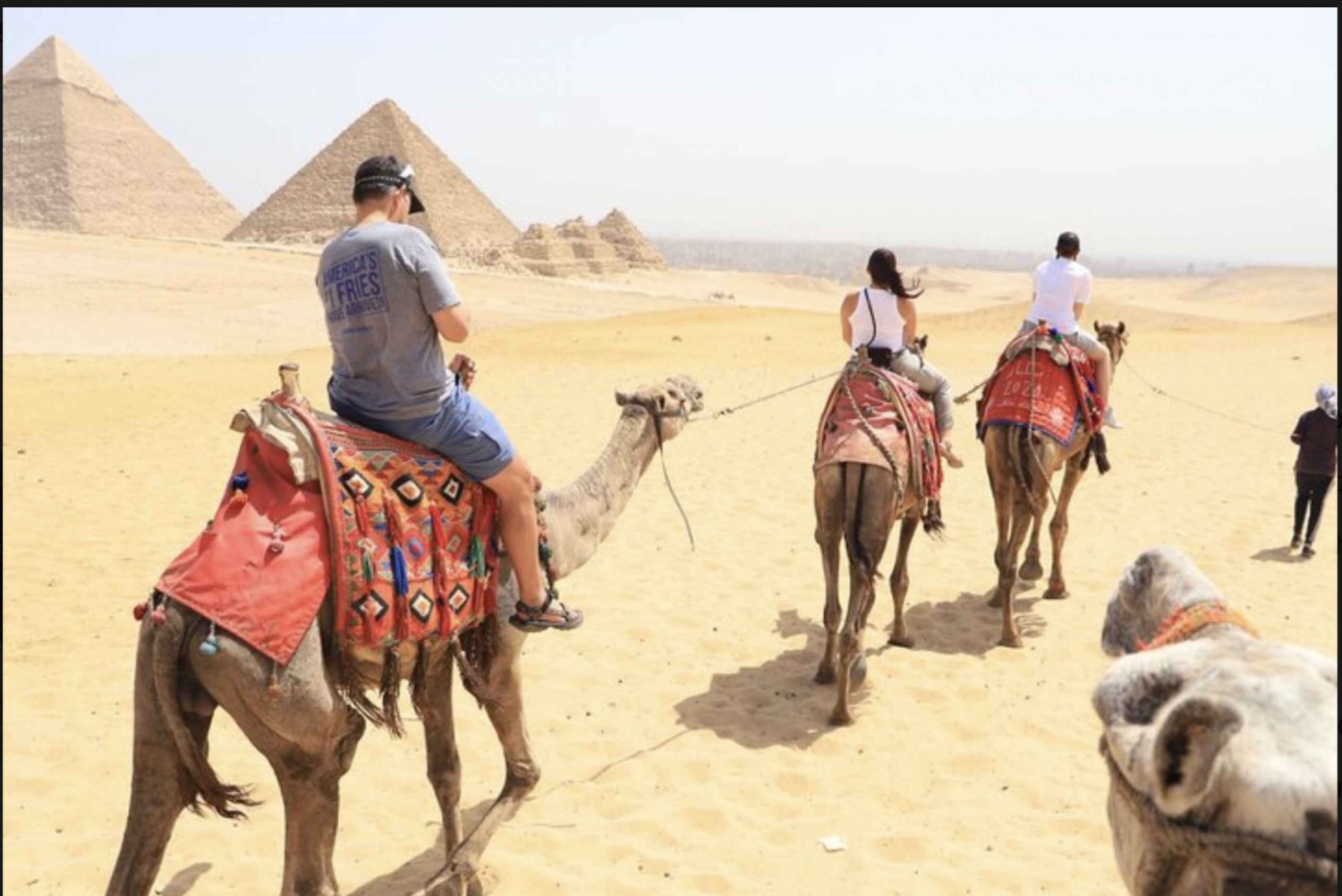 Il Cairo: Tour privato delle Piramidi di Giza, del Museo Egizio e del Bazaar