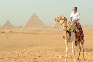 Giza Sunrise Pyramid Guidad tur med kamelridning och frukost