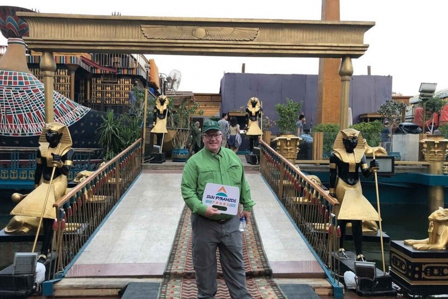 Kairo: Bådtur med middag på Nile Pharaoh, mavedans og tanoura