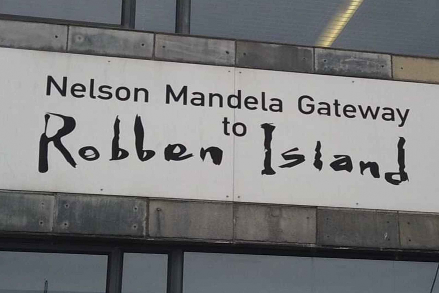 Cape Town: Private Robben Island Half-Day Tour with Pickup