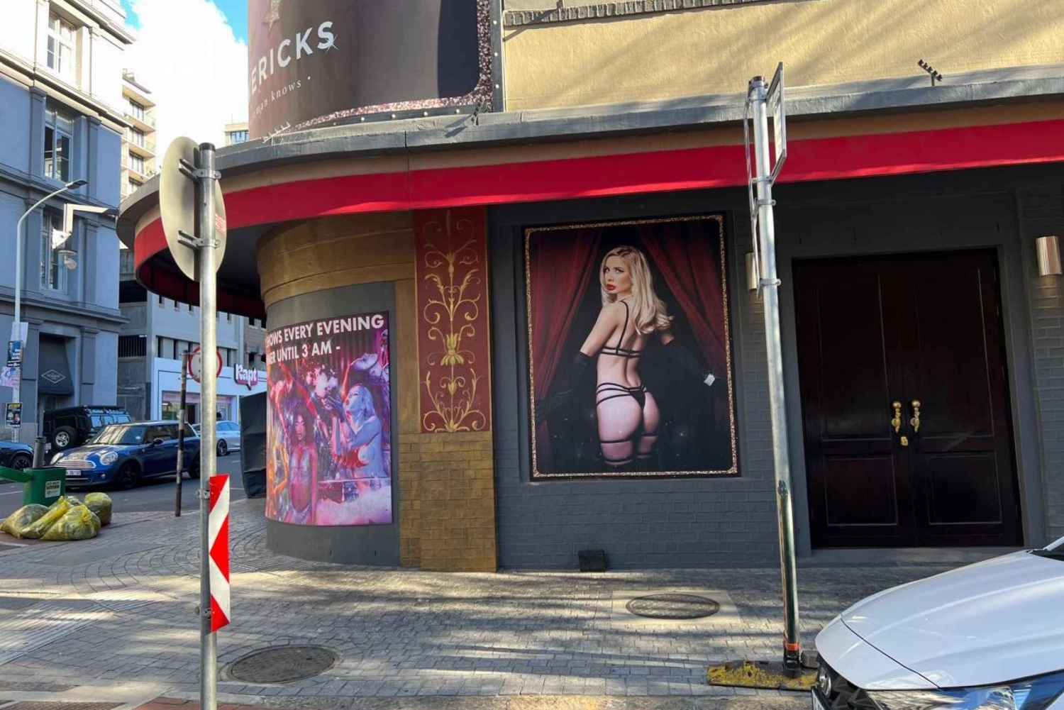 ケープタウンの地元紳士と行く特別なナイトクラブツアー