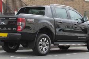 Sal: Private Airport Transfer to Santa Maria or Espargos