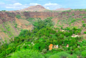 Santiago: Calabaceira Valley Trek & Visit to Cidade Velha