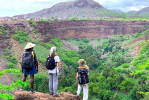 Santiago: Calabaceira Valley Trek & Visit to Cidade Velha