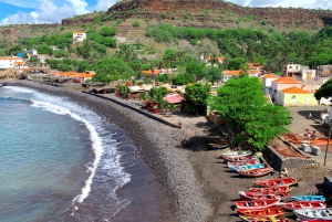 Santiago: Calabaceira Valley Trek & Visit to Cidade Velha