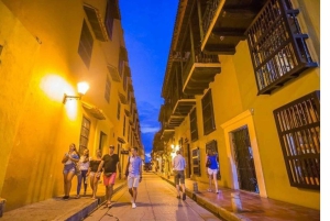 Cartagena de nuit : visite historique, dîner typique et dégustation de douceurs