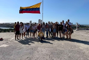 Cartagena: Historyczna wycieczka po mieście autobusem Chiva z przewodnikiem!