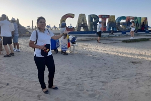 Cartagena: Historyczna wycieczka po mieście autobusem Chiva z przewodnikiem!