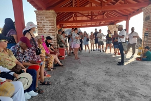 Cartagena: Historyczna wycieczka po mieście autobusem Chiva z przewodnikiem!