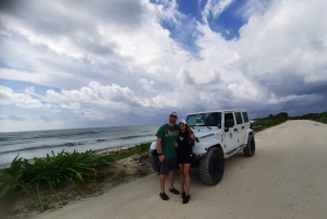 Cozumel: Private Jeep-Tour mit Mittagessen und Schnorcheln