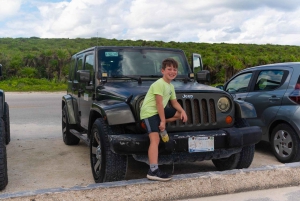 Cozumel: Private Jeep-Tour mit Mittagessen und Schnorcheln