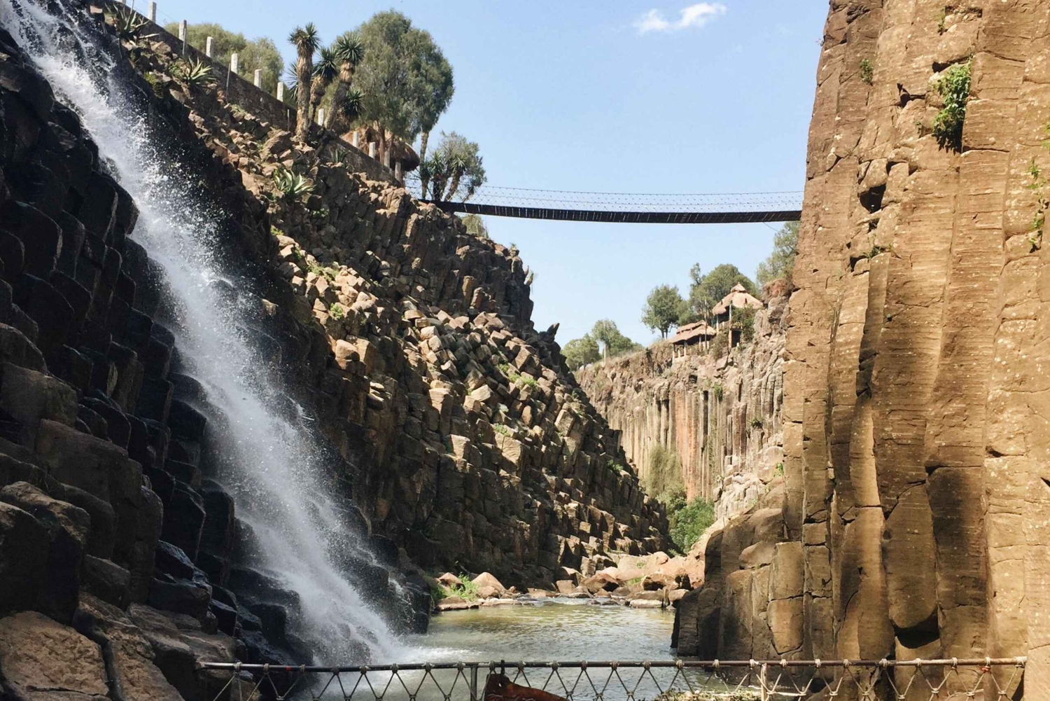 CDMXから：鉱山の町と玄武岩のプリズムの魔法を体験してください。