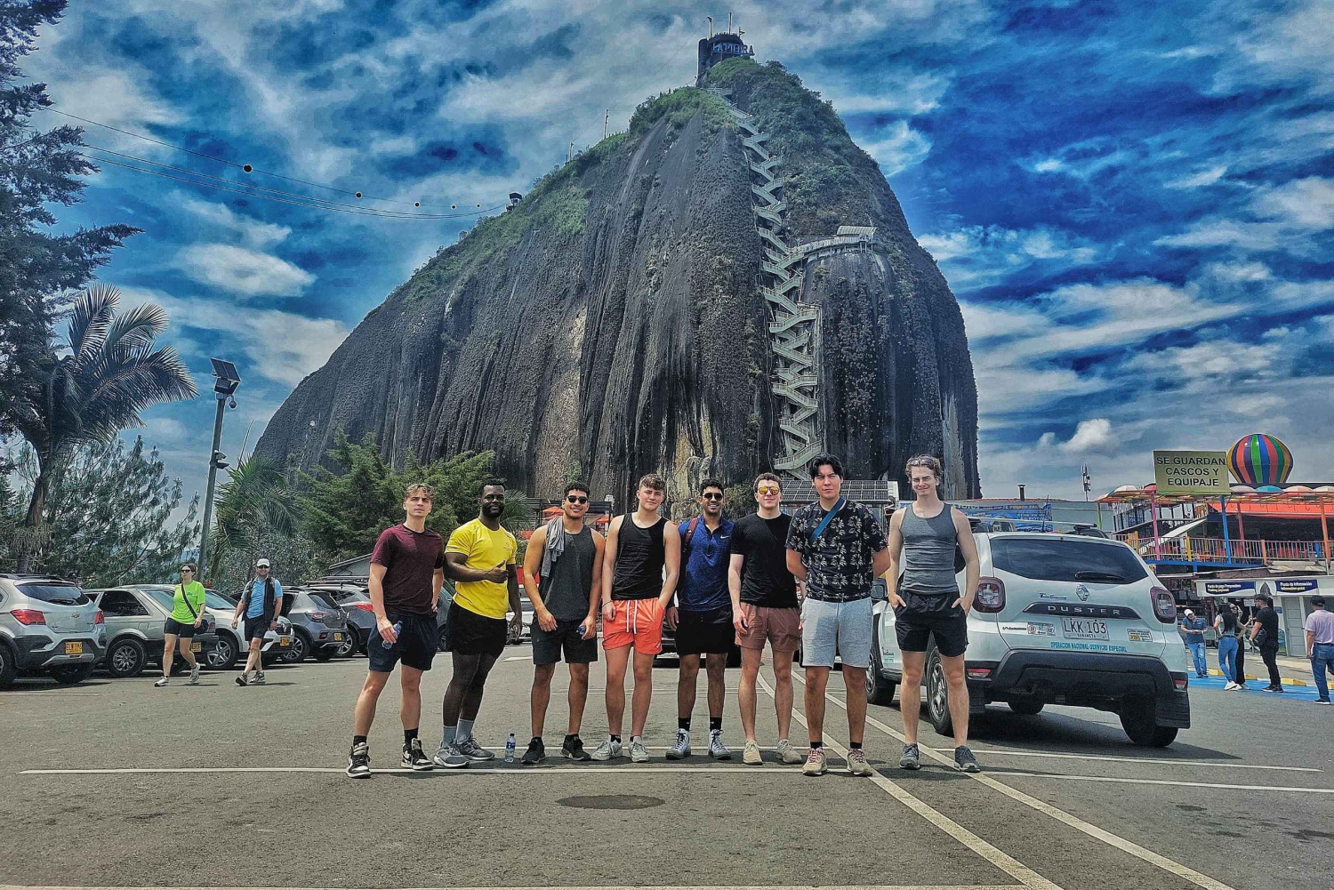 Z Medellin: Guatape El Peñol z rejsem łodzią + wycieczka gastronomiczna