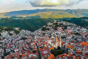 メキシコシティ発：タスク、クエルナバカ、先コロンブス時代の鉱山ツアー