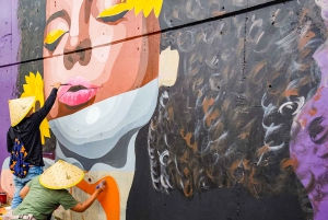 Medellín: Tour gastronómico pela Comuna 13, comida de rua e teleférico