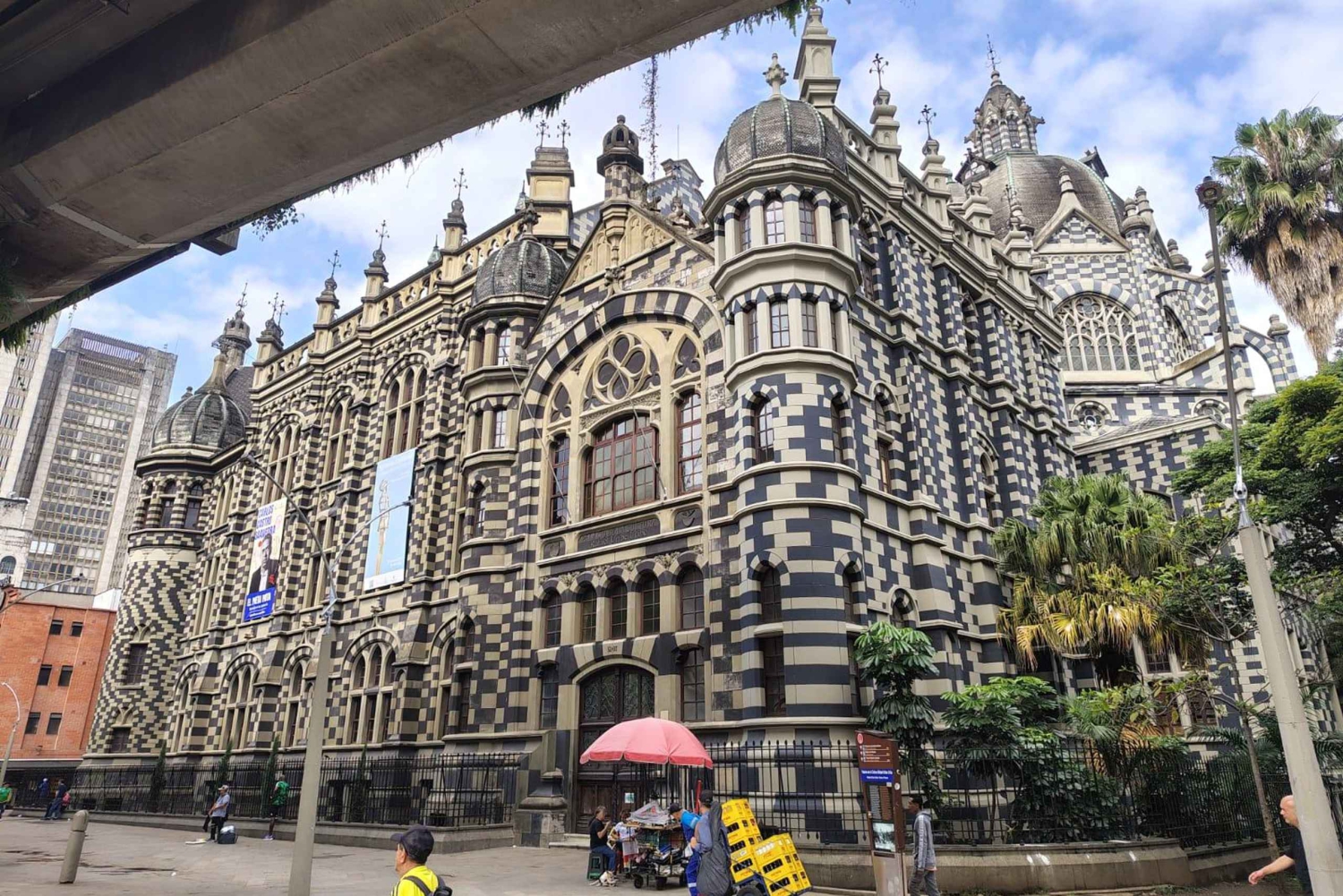 Medellin: Wycieczka z przewodnikiem z przystankami na jedzenie