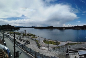 Medellín: Privat Guatapé med Peñol-billetter og bådtur