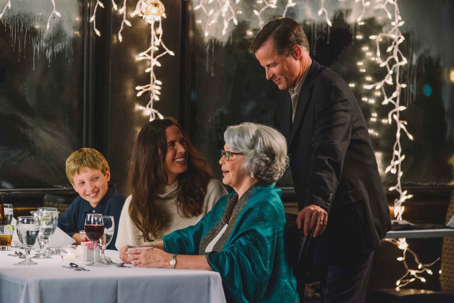 Chicago: Christmas Eve Lake Michigan Gourmet Dinner Cruise