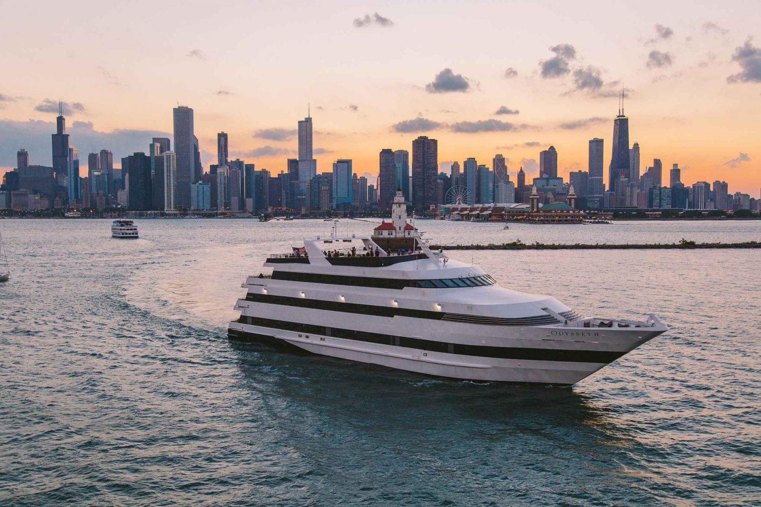 City Cruises Chicago: Premier Lunch or Dinner Cruise