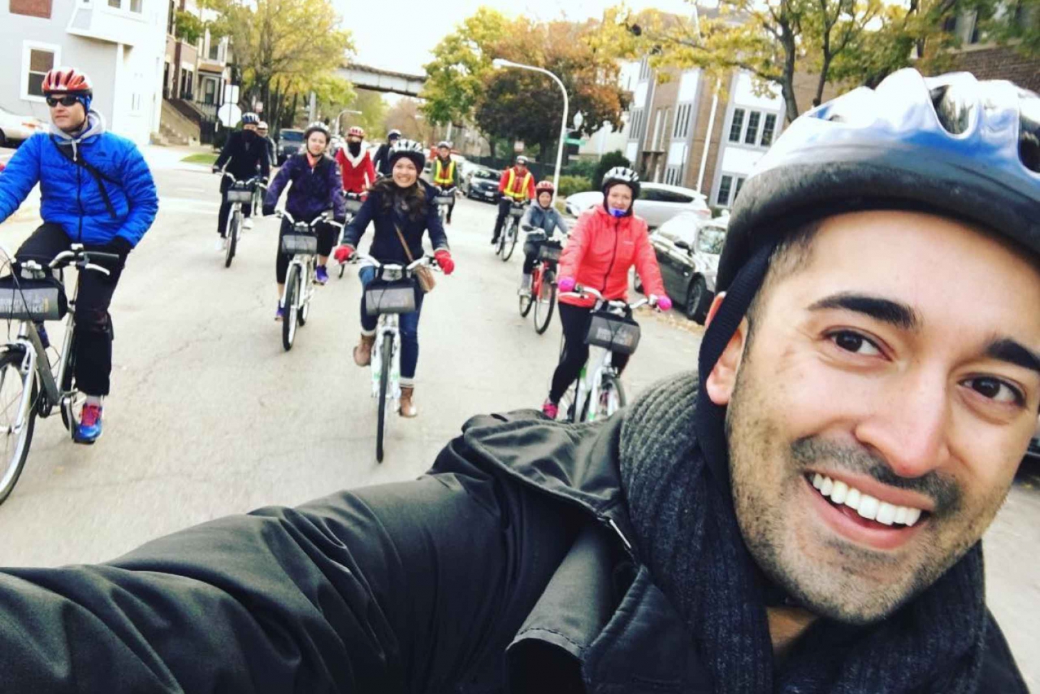 Chicago: Westside Food Tasting Bike Tour with Guide