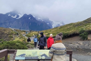 Puerto Natales: Full-Day Torres del Paine Tour