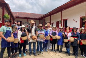 Bogotá: Colombian Coffee Tour with Farm