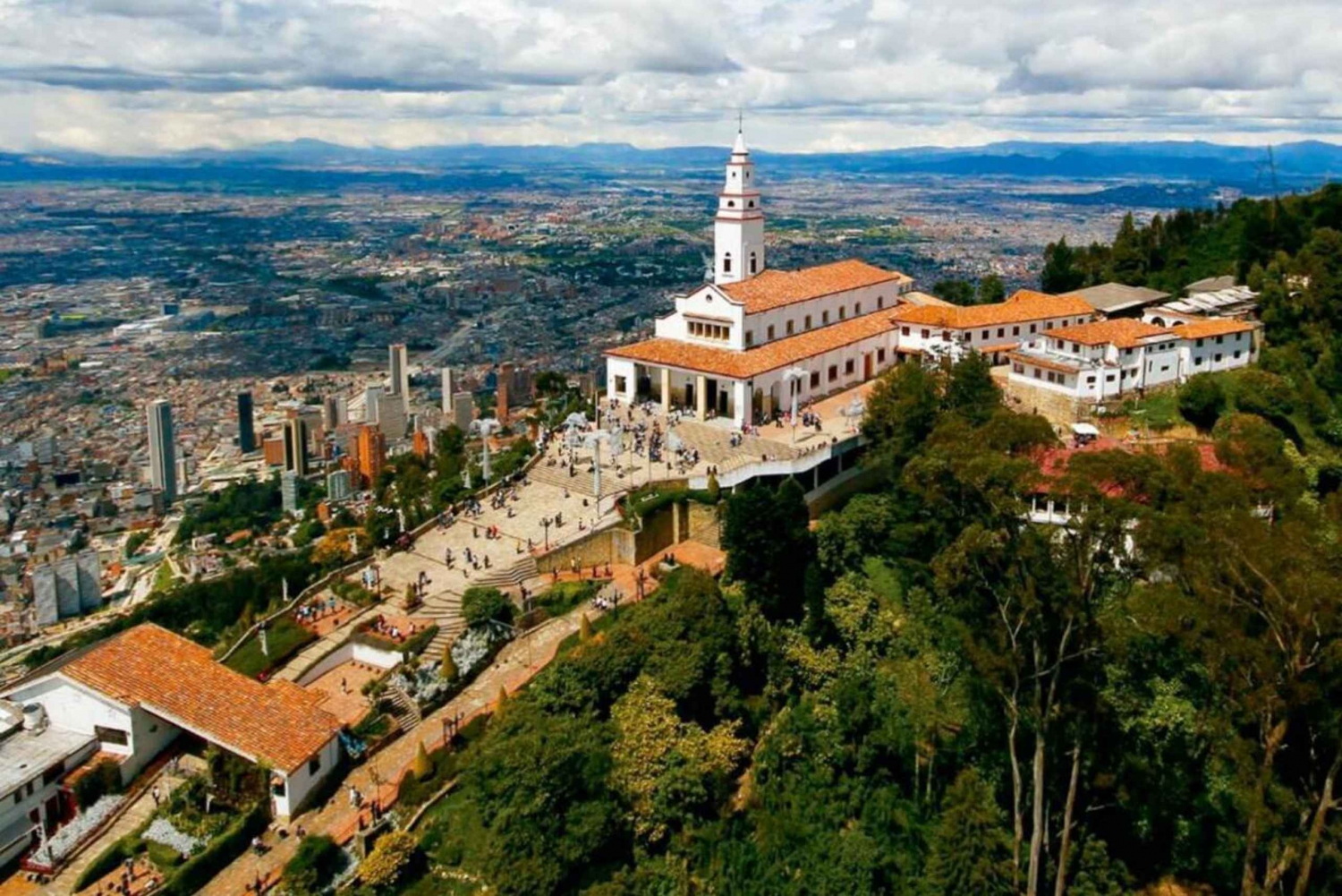 BOGOTÁ: Das nuvens à terra, visita a Monserrate e à Catedral de Sal