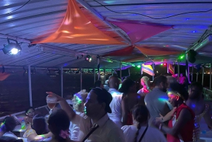 Cartagena: Passeio pela baía com bar aberto e espetáculo de dança