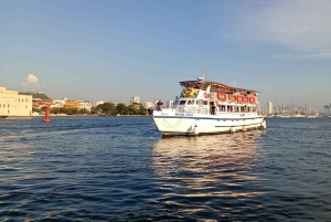Cartagena: Passeio pela baía com bar aberto e espetáculo de dança
