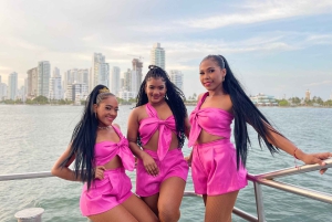 Cartagena: Passeio pela baía com bar aberto e espetáculo de dança