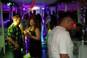 Cartagena: Passeio pela baía com bar aberto e espetáculo de dança