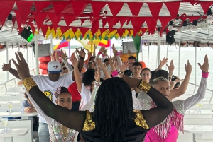 Cartagena: Passeio pela baía com bar aberto e espetáculo de dança