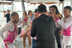 Cartagena: Passeio pela baía com bar aberto e espetáculo de dança