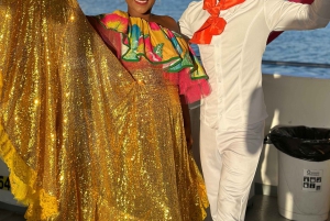 Cartagena: Passeio pela baía com bar aberto e espetáculo de dança