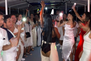 Cartagena: Passeio pela baía com bar aberto e espetáculo de dança