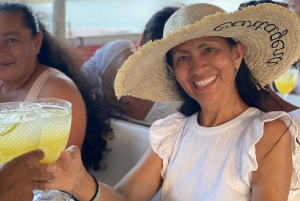 Cartagena: Passeio pela baía com bar aberto e espetáculo de dança