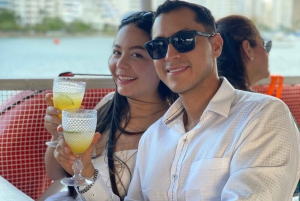 Cartagena: Passeio pela baía com bar aberto e espetáculo de dança