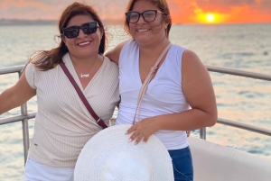 Cartagena: Passeio pela baía com bar aberto e espetáculo de dança