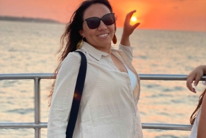 Cartagena: Passeio pela baía com bar aberto e espetáculo de dança