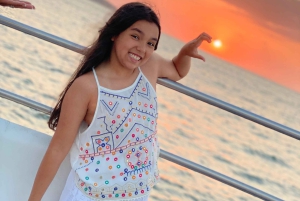 Cartagena: Passeio pela baía com bar aberto e espetáculo de dança