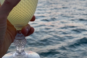 Cartagena: Passeio pela baía com bar aberto e espetáculo de dança