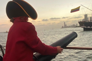 Cartagena, CO: Sunset Skyline Pirate Boat Tour with Drinks