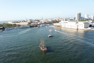 Cartagena, CO: Sunset Skyline Pirate Boat Tour with Drinks