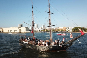 Cartagena, CO: Sunset Skyline Pirate Boat Tour with Drinks
