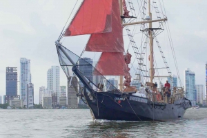 Cartagena, Colombia: Sunset Pirate Cruise with Open Bar