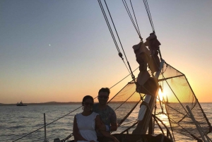 Cartagena, Colombia: Sunset Pirate Cruise with Open Bar