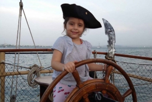 Cartagena, Colombia: Sunset Pirate Cruise with Open Bar